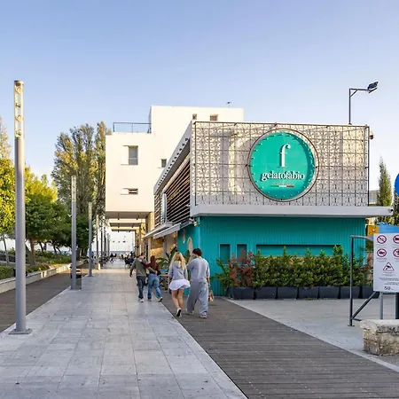 Lägenhet 75 Prokymea- Steps From The Sea, Downtown, Balcony *