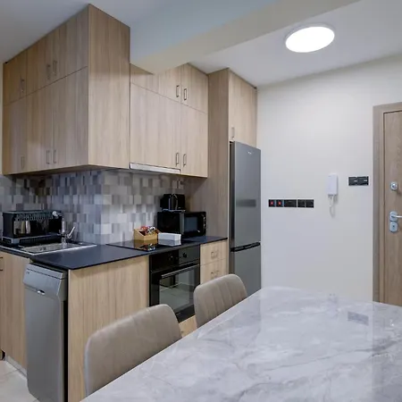 アパート 75 Prokymea- Steps From The Sea, Downtown, Balcony リマソール