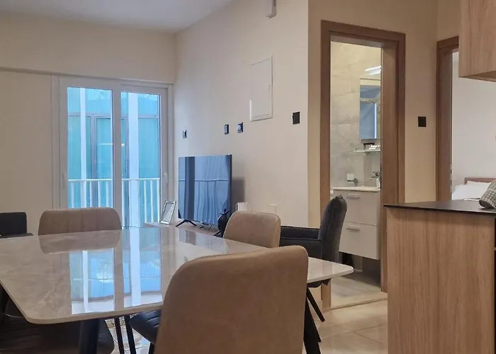 75 Prokymea- Steps From The Sea, Downtown, Balcony Limasol