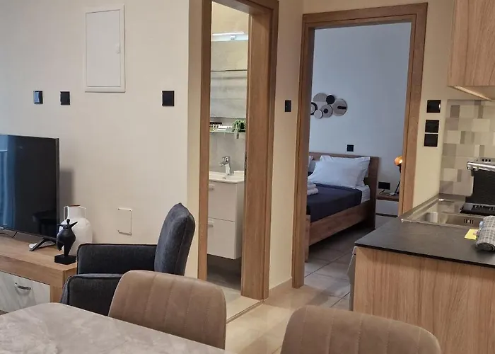 75 Prokymea- Steps From The Sea, Downtown, Balcony