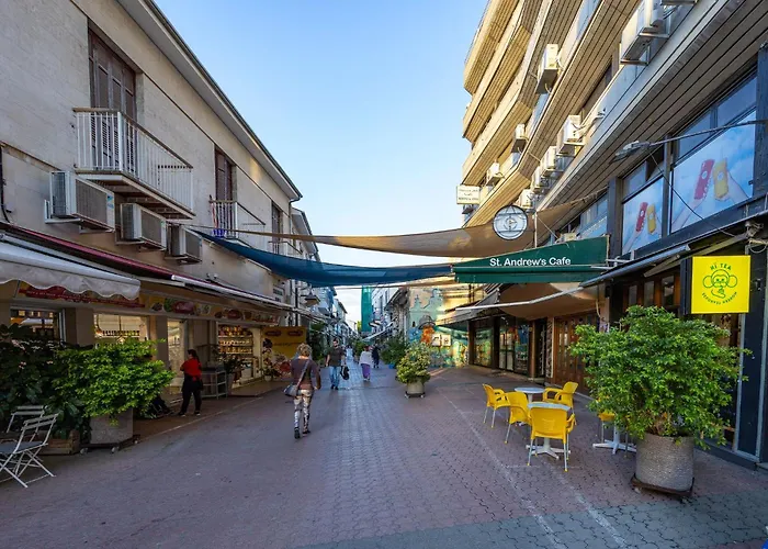 75 Prokymea- Steps From The Sea, Downtown, Balcony Daire