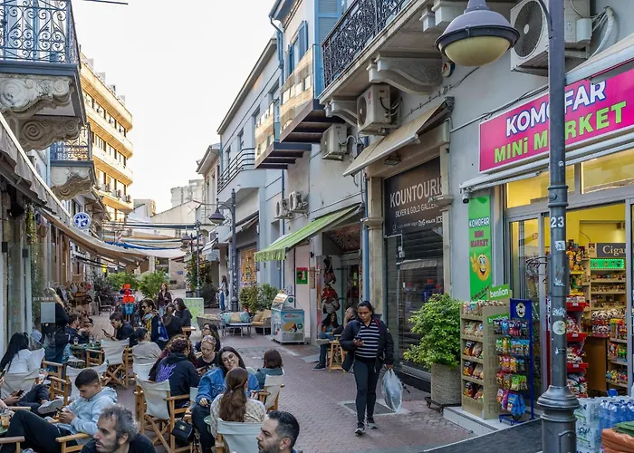 Daire 75 Prokymea- Steps From The Sea, Downtown, Balcony